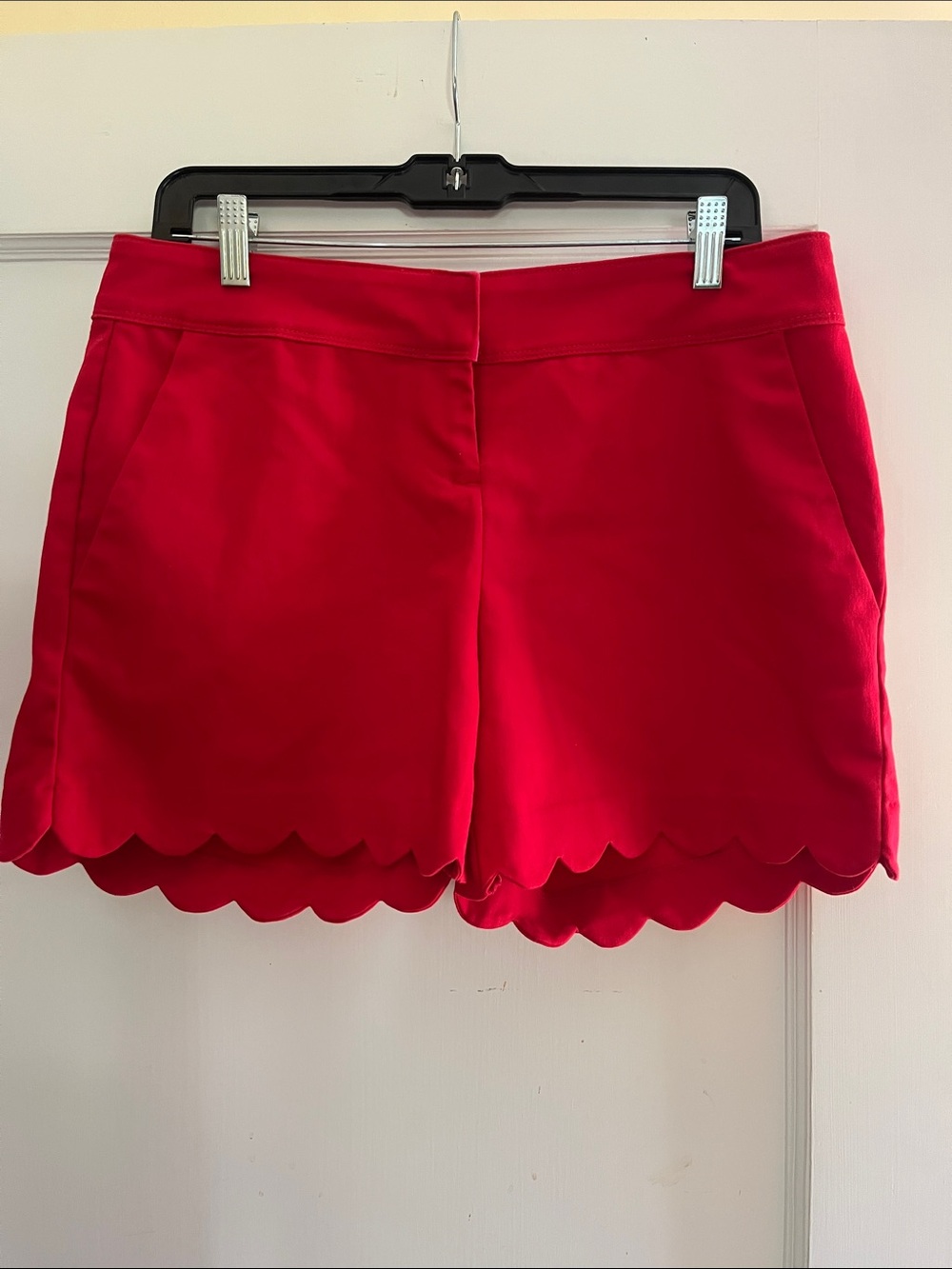 Isaac Mizrahi Red High-Waist Scallop Hem Shorts